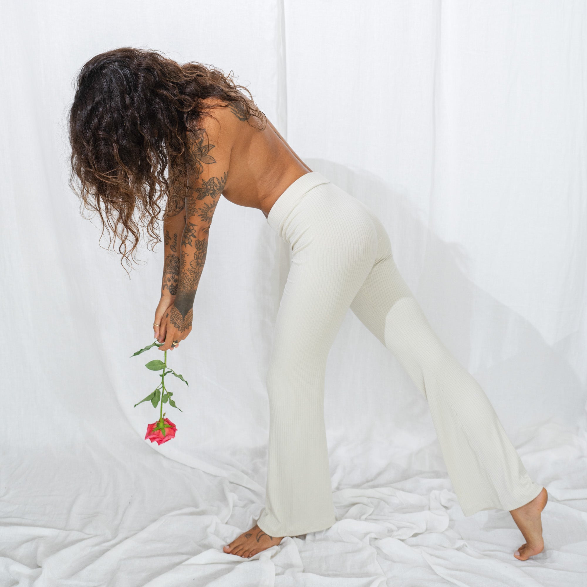 Women's Dynamic Yoga Reversible Leggings - Solid/Print Brown and