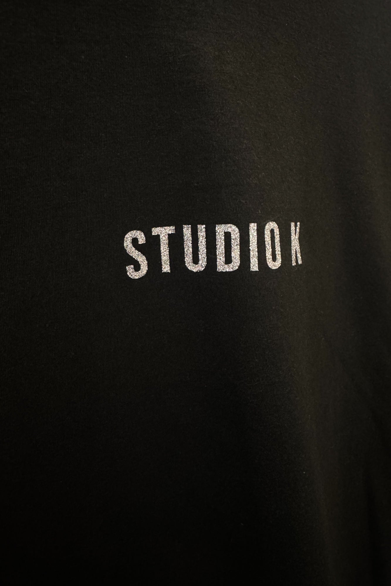 Studio K long-sleeve T-shirt in sizes S, M, L – sustainable yoga wear, soft and breathable.